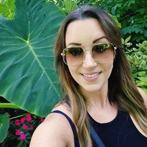 Meet your Posher, Angie